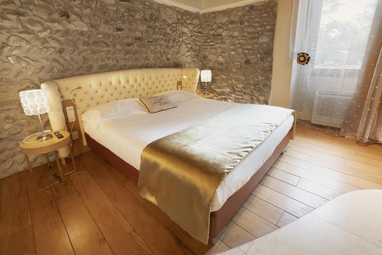 Il Borgo - 1711 Luxury Guest House Arlate Exterior photo