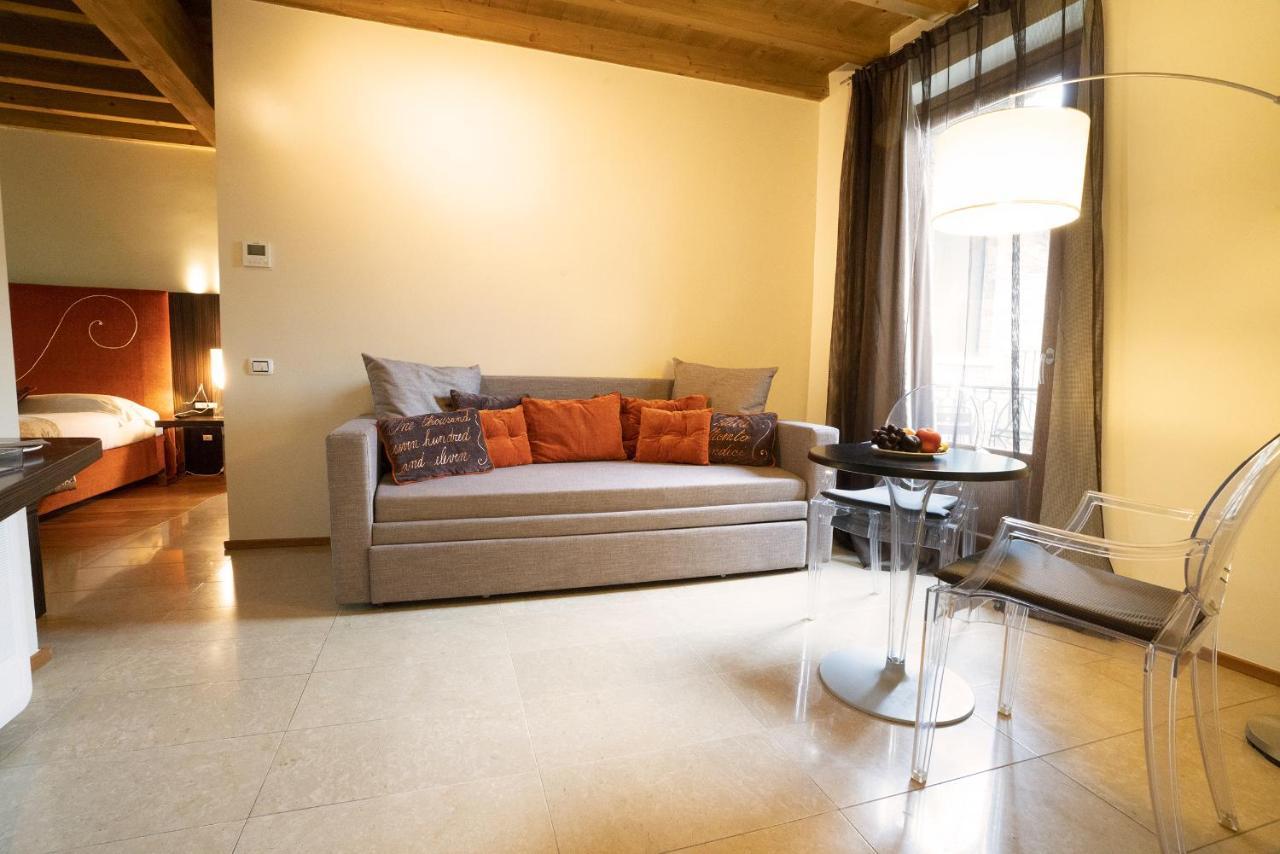 Il Borgo - 1711 Luxury Guest House Arlate Exterior photo