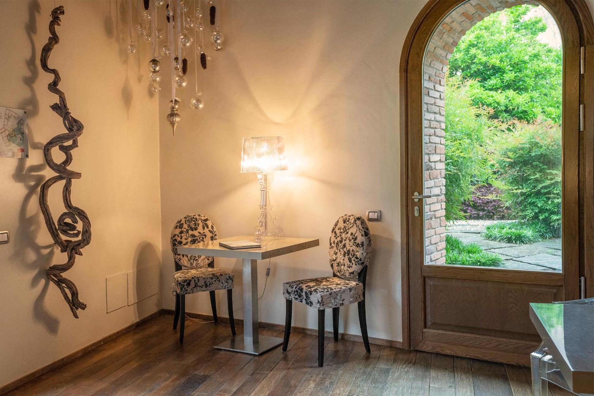 Il Borgo - 1711 Luxury Guest House Arlate Exterior photo